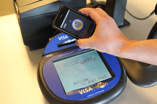 �O(p��ng)��������iPhone 5�����Ͻ���(ch��ng)ͨӍ(NFC)оƬ